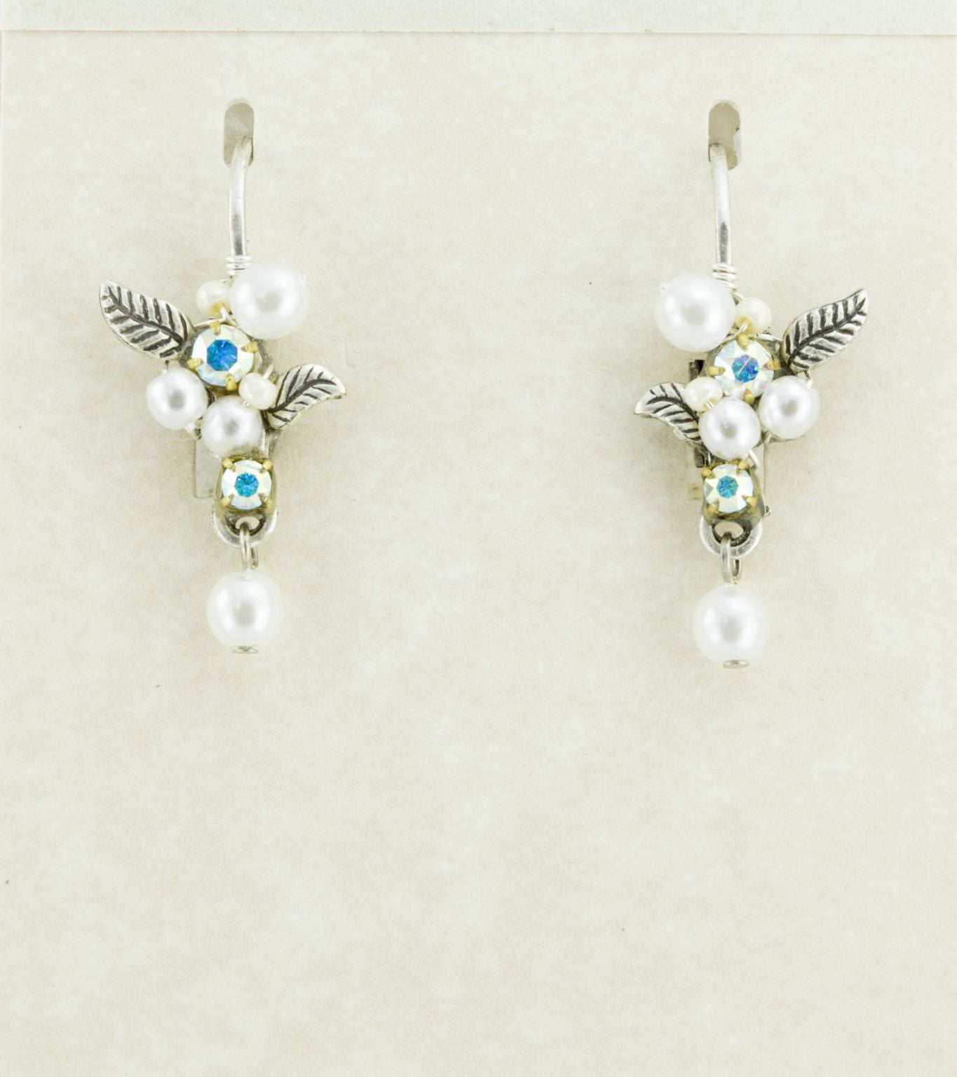 6302-WHT Flora Glass Pearls Earrings-White Pearl